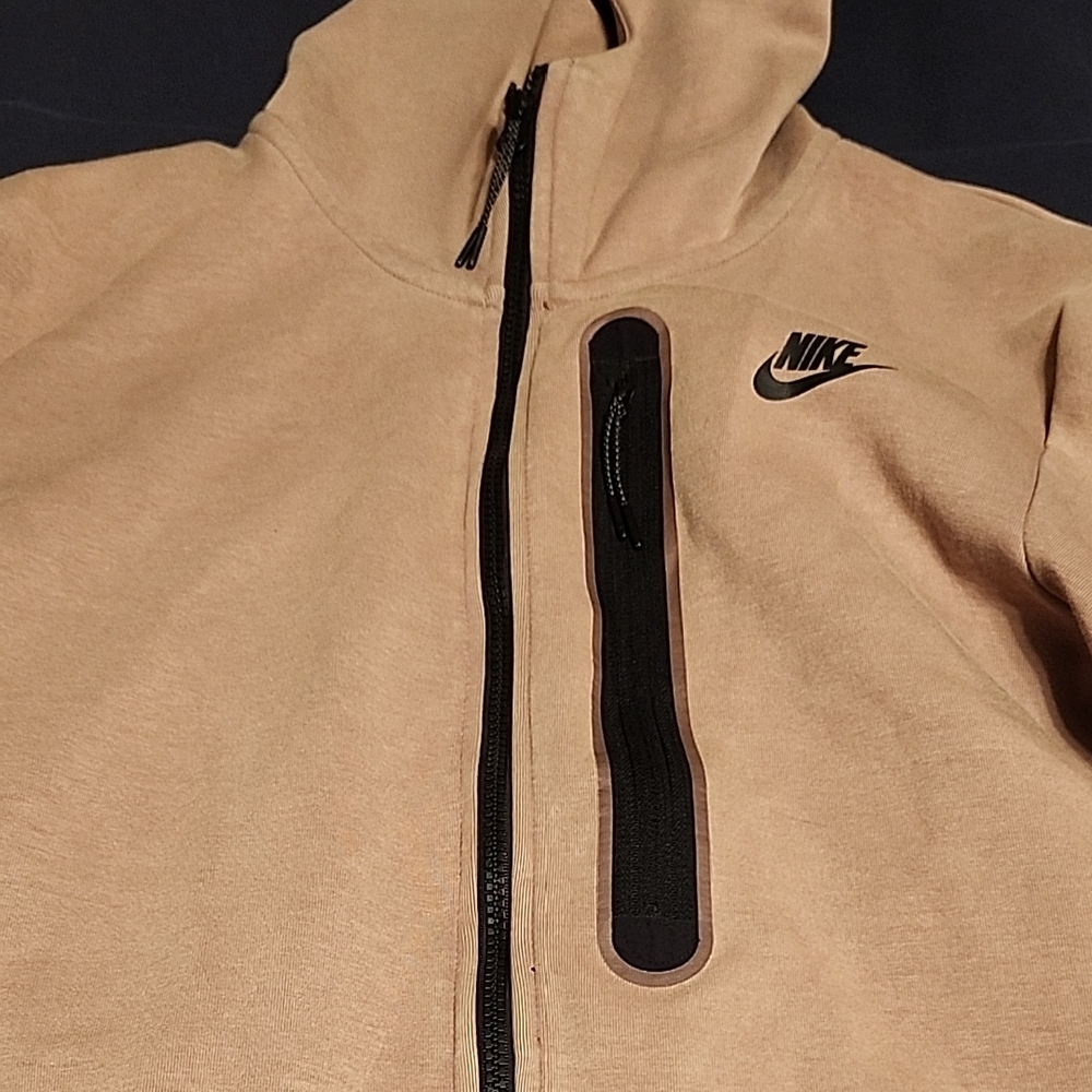 Nike Tech Men's Beige Performance Jacket